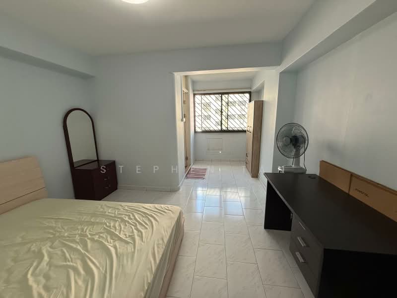 418 Hougang Avenue 8, 418 Hougang Avenue 8, 4 Bedrooms, 1,324 sqft, HDB Flat For Sale, by Stephen Tan, 500158668 - Bedroom - PropertyGuru.com.sg