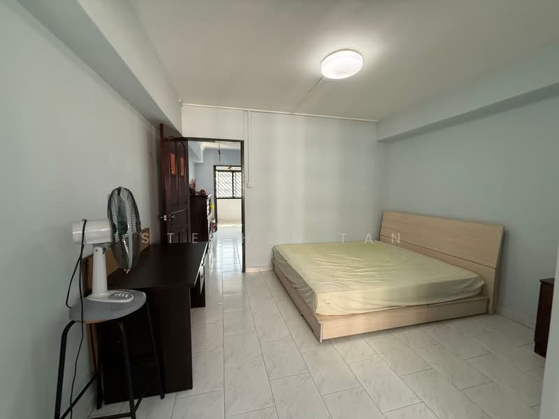 418 Hougang Avenue 8, 418 Hougang Avenue 8, 4 Bedrooms, 1,324 sqft, HDB Flat For Sale, by Stephen Tan, 500158668 - Bedroom - PropertyGuru.com.sg