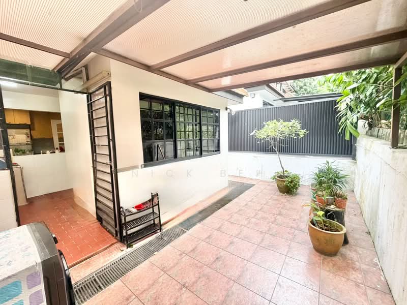 Thomson Plaza 3 Storey House 1KM Ai Tong!, , 5 Bedrooms, 2,600 sqft, Terraced House For Sale, by Nick Beh, 500158686 - Exterior - PropertyGuru.com.sg
