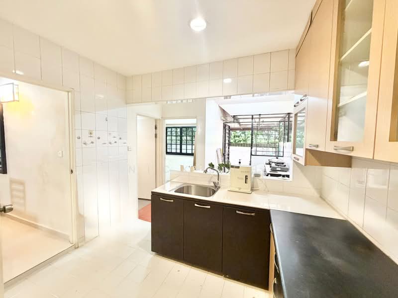 Thomson Plaza 3 Storey House 1KM Ai Tong!, , 5 Bedrooms, 2,600 sqft, Terraced House For Sale, by Nick Beh, 500158686 - Kitchen - PropertyGuru.com.sg