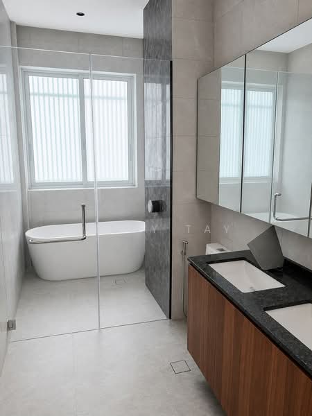 Casuarina Road, Casuarina Road, 6 Bedrooms, 3,649 sqft, Terraced House For Sale, by Cindy Tay, 500158688 - Bathroom - PropertyGuru.com.sg