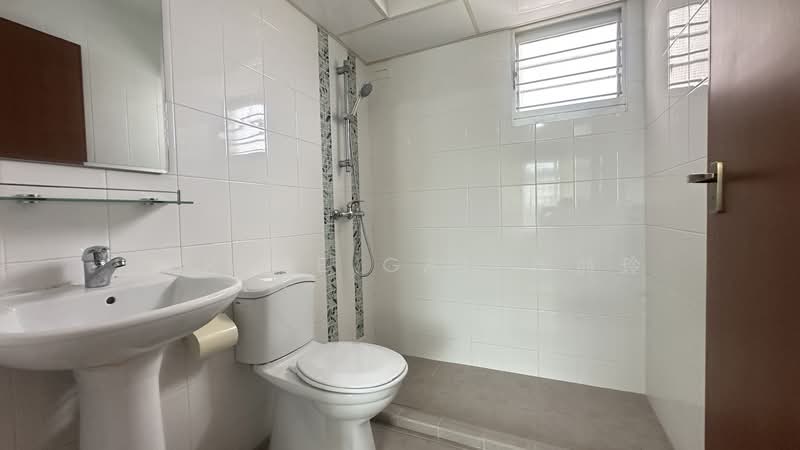 210B Punggol Place, 210B Punggol Place, 2 Bedrooms, 721 sqft, HDB Flat For Rent, by Serene Gan 顏詩玲, 500158690 - Bathroom - PropertyGuru.com.sg