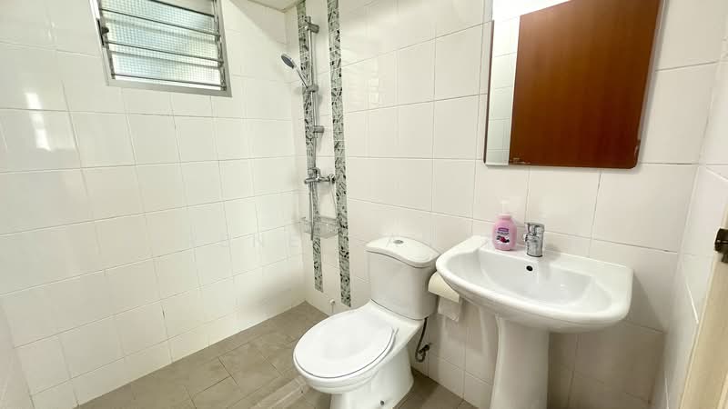 210B Punggol Place, 210B Punggol Place, 2 Bedrooms, 721 sqft, HDB Flat For Rent, by Serene Gan 顏詩玲, 500158690 - Bathroom - PropertyGuru.com.sg