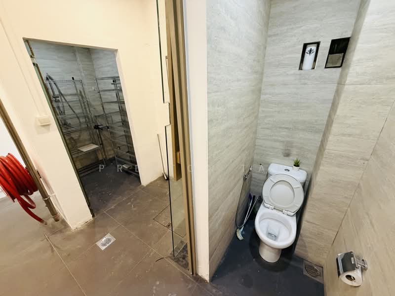 329 Joo Chiat Road, 329 Joo Chiat Road, 806 sqft, Shop / Shophouse For Rent, by Preston Tan, 500158701 - Bathroom - CommercialGuru.com.sg