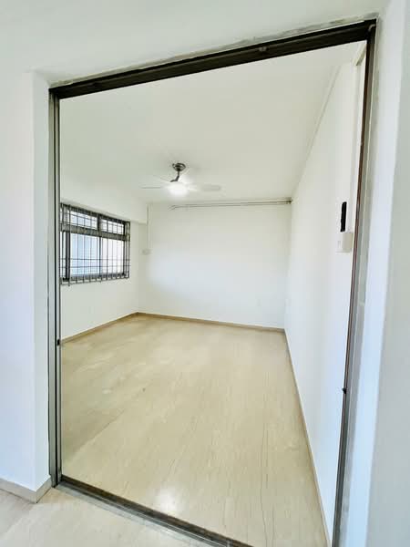 158 Pasir Ris Street 13, 158 Pasir Ris Street 13, 4 Bedrooms, 1,571 sqft, HDB Flat For Sale, by Chinn Ko, 500158727 - Study room or dining area - PropertyGuru.com.sg