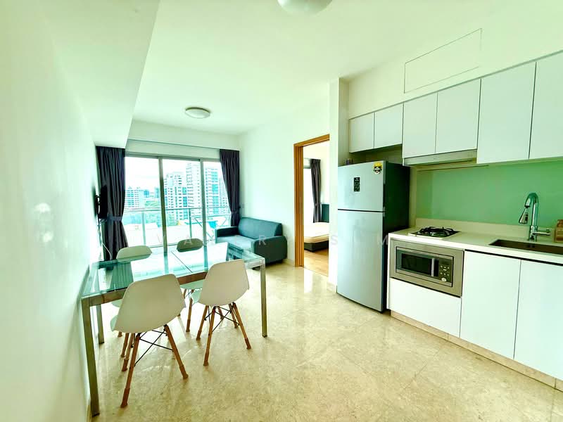 Eight Riversuites, 10 Whampoa East, 2 Bedrooms, 699 sqft, Condominium For Sale, by Valery Sim, 500158729 - Living Room - PropertyGuru.com.sg