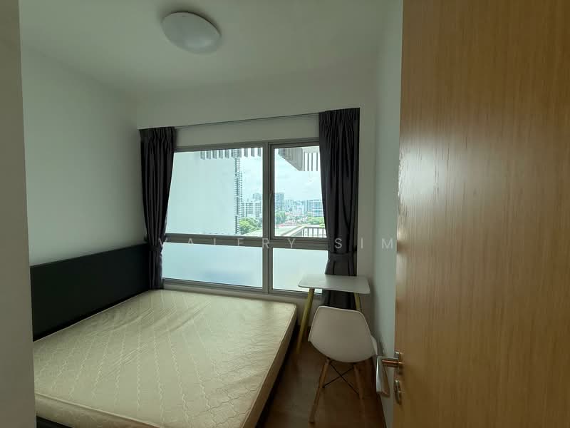 Eight Riversuites, 10 Whampoa East, 2 Bedrooms, 699 sqft, Condominium For Sale, by Valery Sim, 500158729 - Bedroom - PropertyGuru.com.sg