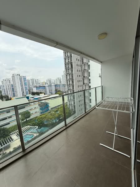 Eight Riversuites, 10 Whampoa East, 2 Bedrooms, 699 sqft, Condominium For Sale, by Valery Sim, 500158729 - Balcony - PropertyGuru.com.sg
