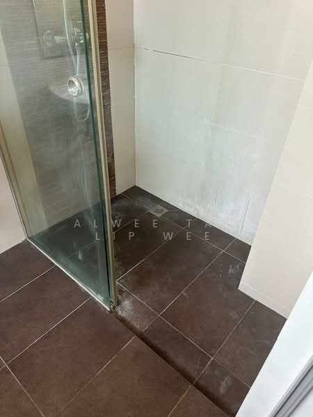 Sunbird Park, Sunbird Road, Room Rental, 150 sqft, Terraced House For Rent, by Alwee Tay Lip Wee, 500158735 - Bathroom - PropertyGuru.com.sg