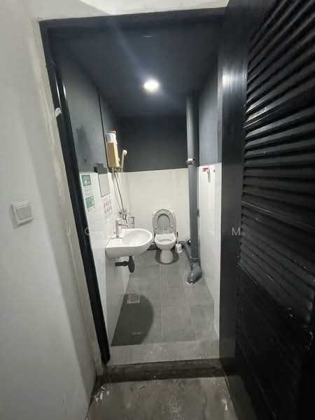 I-Lofts @ Changi, 15 Changi North Street 1, 1,100 sqft, Dormitory For Rent, by Joseph Lim, 500158739 - Bathroom - CommercialGuru.com.sg