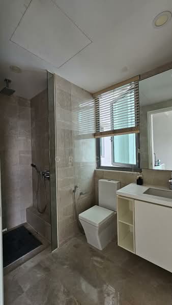 Kingsford Hillview Peak, 105 Hillview Rise, 1 Bedroom, 517 sqft, Condominium For Rent, by Grace Teo, 500158744 - Bathroom - PropertyGuru.com.sg