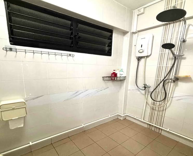 921 Jurong West Street 92, 921 Jurong West Street 92, Room Rental, 100 sqft, HDB Flat For Rent, by Alyssa Huang 黄家敏, 500158761 - Bathroom - PropertyGuru.com.sg