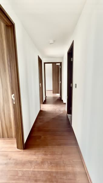 Lentor Modern, Lentor Central, 3 Bedrooms, 969 sqft, Condominium For Sale, by Tina Zou, 500158764 - Corridor - PropertyGuru.com.sg