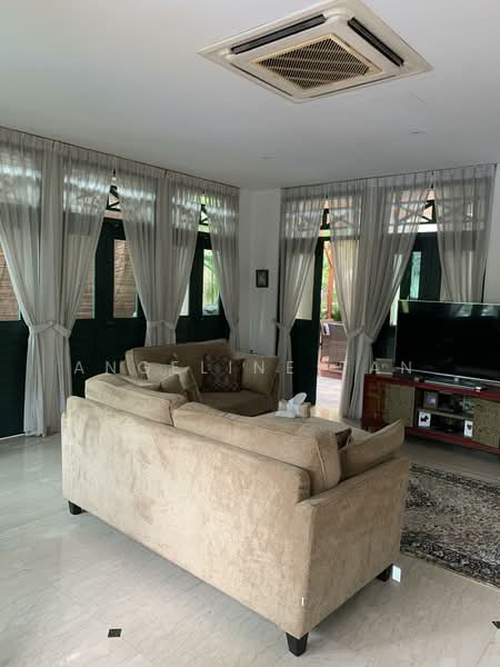 13 Ringwood Road, Ringwood Road, 4 Bedrooms, 3,500 sqft, Detached House For Rent, by Angeline Tan, 500158766 - Living Room - PropertyGuru.com.sg