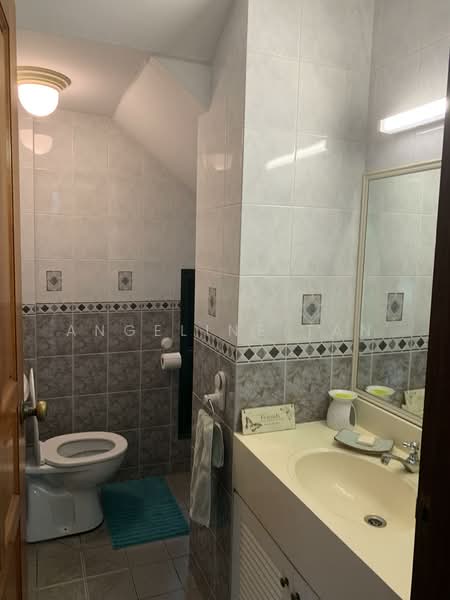 13 Ringwood Road, Ringwood Road, 4 Bedrooms, 3,500 sqft, Detached House For Rent, by Angeline Tan, 500158766 - Bathroom - PropertyGuru.com.sg