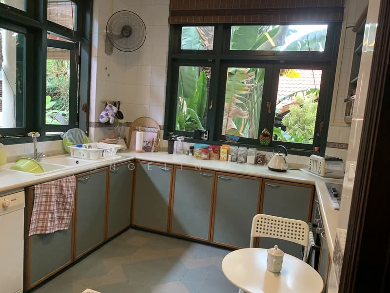 13 Ringwood Road, Ringwood Road, 4 Bedrooms, 3,500 sqft, Detached House For Rent, by Angeline Tan, 500158766 - Kitchen - PropertyGuru.com.sg