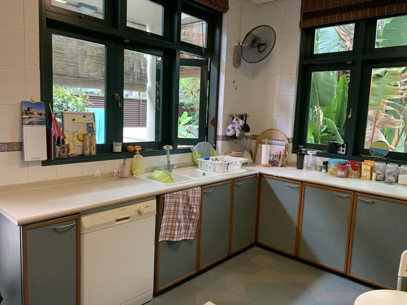 13 Ringwood Road, Ringwood Road, 4 Bedrooms, 3,500 sqft, Detached House For Rent, by Angeline Tan, 500158766 - Kitchen - PropertyGuru.com.sg