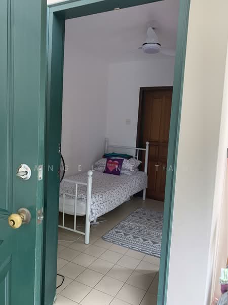 13 Ringwood Road, Ringwood Road, 4 Bedrooms, 3,500 sqft, Detached House For Rent, by Angeline Tan, 500158766 - Bedroom - PropertyGuru.com.sg