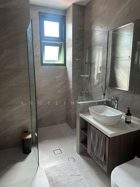 13 Ringwood Road, Ringwood Road, 4 Bedrooms, 3,500 sqft, Detached House For Rent, by Angeline Tan, 500158766 - Bathroom - PropertyGuru.com.sg