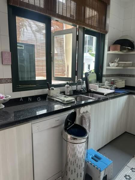 13 Ringwood Road, Ringwood Road, 4 Bedrooms, 3,500 sqft, Detached House For Rent, by Angeline Tan, 500158766 - Kitchen - PropertyGuru.com.sg