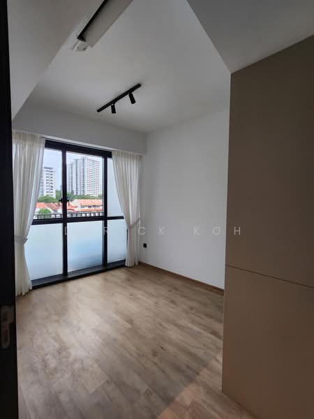 The Ranz, 109 Rangoon Road, 3 Bedrooms, 689 sqft, Apartment For Rent, by Derick Koh, 500158777 - Master Bedroom - PropertyGuru.com.sg
