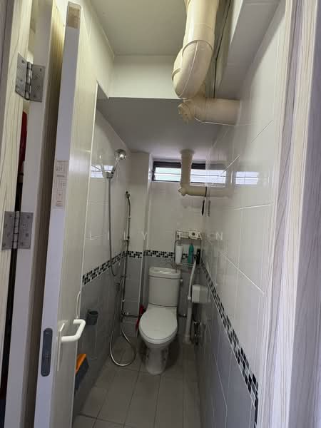 37 Teban Gardens Road, 37 Teban Gardens Road, 2 Bedrooms, 807 sqft, HDB Flat For Sale, by Lily Tan, 500158795 - Bathroom - PropertyGuru.com.sg