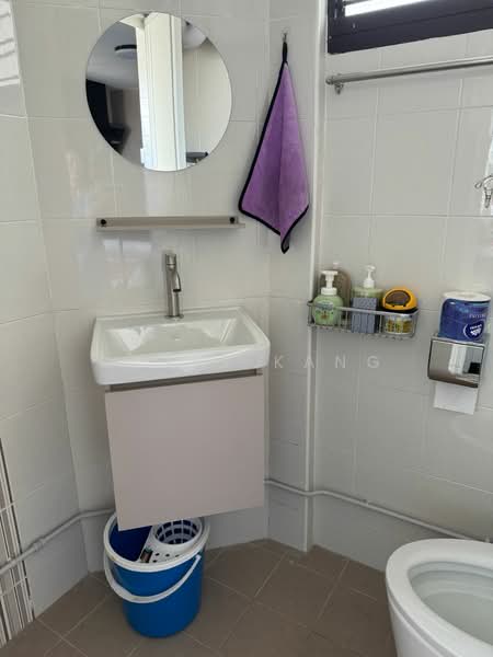 306 Jurong East Street 32, 306 Jurong East Street 32, Room Rental, 120 sqft, HDB Flat For Rent, by Doris Kang, 500158803 - Bathroom - PropertyGuru.com.sg