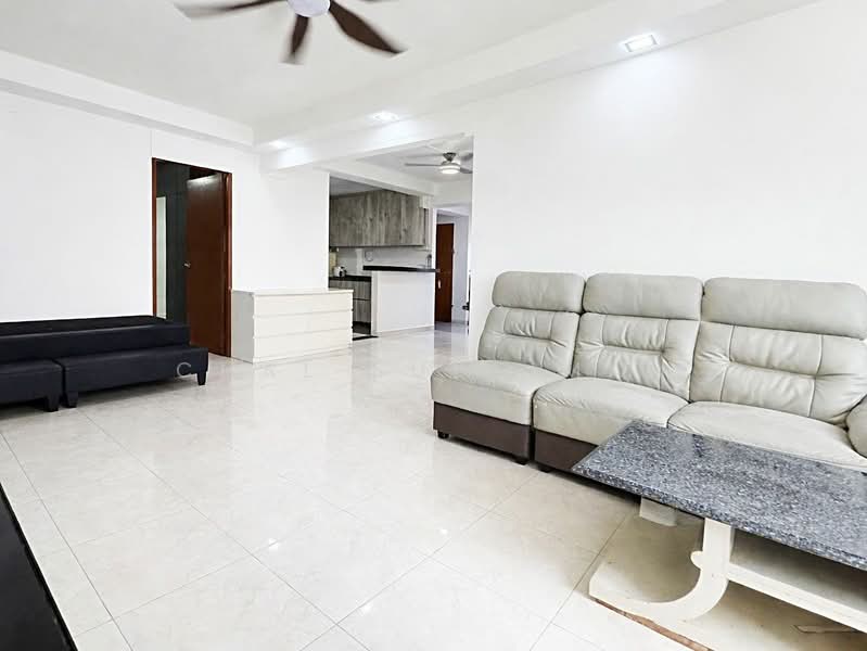 373 Tampines Street 34, 373 Tampines Street 34, 4 Bedrooms, 1,335 sqft, HDB Flat For Sale, by Chal Sulaiman, 500158811 - Living Room - PropertyGuru.com.sg