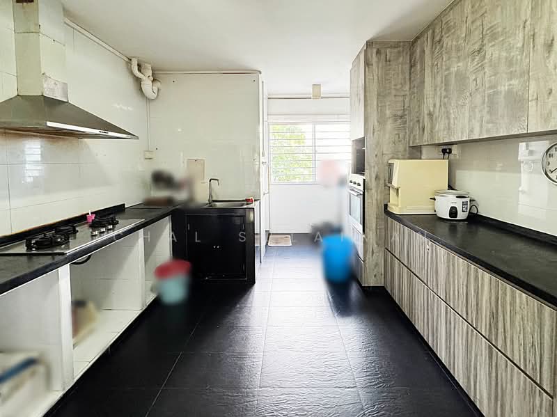 373 Tampines Street 34, 373 Tampines Street 34, 4 Bedrooms, 1,335 sqft, HDB Flat For Sale, by Chal Sulaiman, 500158811 - Kitchen - PropertyGuru.com.sg