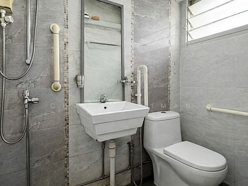 373 Tampines Street 34, 373 Tampines Street 34, 4 Bedrooms, 1,335 sqft, HDB Flat For Sale, by Chal Sulaiman, 500158811 - Bathroom - PropertyGuru.com.sg