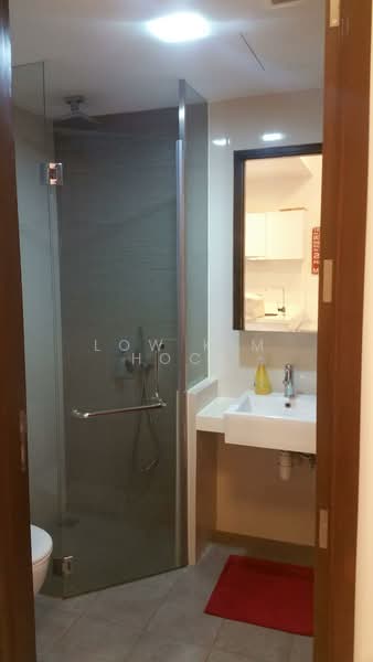 Straits Residences, 156 Joo Chiat Place, 1 Bedroom, 410 sqft, Condominium For Rent, by Low Kim Hock, 500158830 - Bathroom - PropertyGuru.com.sg