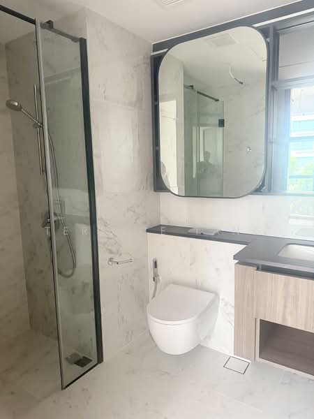 Sceneca Residence, Tanah Merah Kechil Link, 3 Bedrooms, 904 sqft, Condominium For Sale, by Terence Tang, 500158849 - Bathroom - PropertyGuru.com.sg