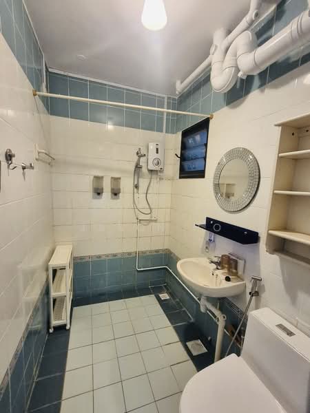 652B Jurong West Street 61, 652B Jurong West Street 61, 3 Bedrooms, 1,195 sqft, HDB Flat For Rent, by Jason Ho, 500158862 - Bathroom - PropertyGuru.com.sg