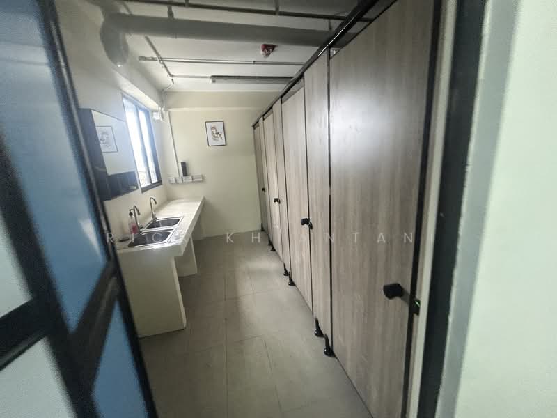 Worker Workers Accomodation, Dormitory for Workers, 3 Bedrooms, 1,500 sqft, Walk-up Apartment For Rent, by Rick Khiantani, 500158881 - PropertyGuru.com.sg