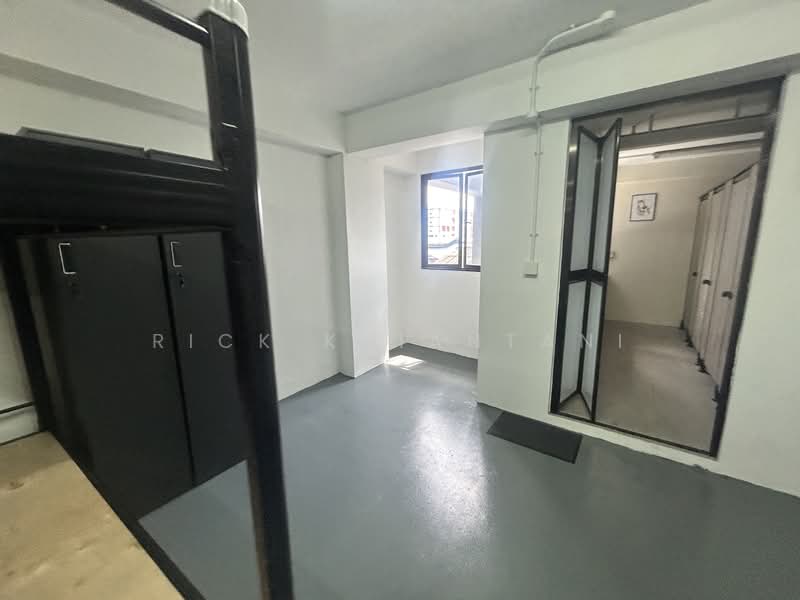 Worker Workers Accomodation, Dormitory for Workers, 3 Bedrooms, 1,500 sqft, Walk-up Apartment For Rent, by Rick Khiantani, 500158881 - PropertyGuru.com.sg