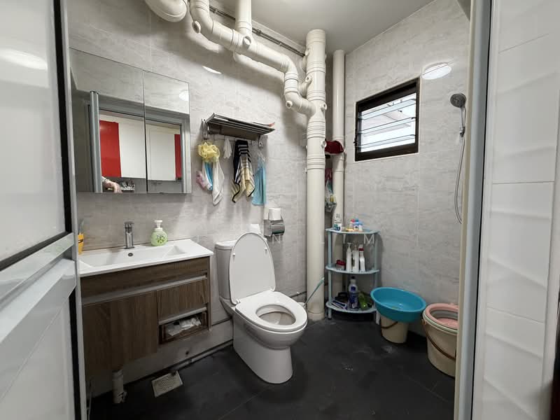 663B Jurong West Street 65, 663B Jurong West Street 65, 3 Bedrooms, 1,184 sqft, HDB Flat For Sale, by Bjorn Lim, 500158888 - Bathroom - PropertyGuru.com.sg