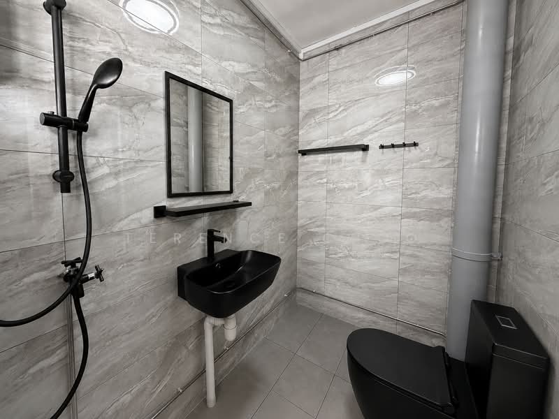 192 Bukit Batok West Avenue 6, 192 Bukit Batok West Avenue 6, 3 Bedrooms, 1,076 sqft, HDB Flat For Sale, by Terence Choo, 500158892 - Common Bathroom - PropertyGuru.com.sg