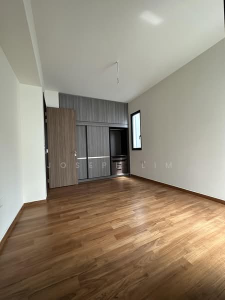 Belgravia Ace, 100 Belgravia Drive, 5 Bedrooms, 4,058 sqft, Semi-Detached House For Rent, by Joseph Lim, 500158920 - Bedroom - PropertyGuru.com.sg