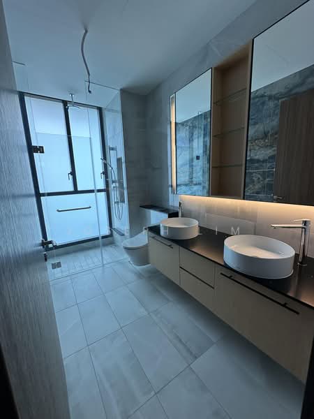 Belgravia Ace, 100 Belgravia Drive, 5 Bedrooms, 4,058 sqft, Semi-Detached House For Rent, by Joseph Lim, 500158920 - Bathroom - PropertyGuru.com.sg