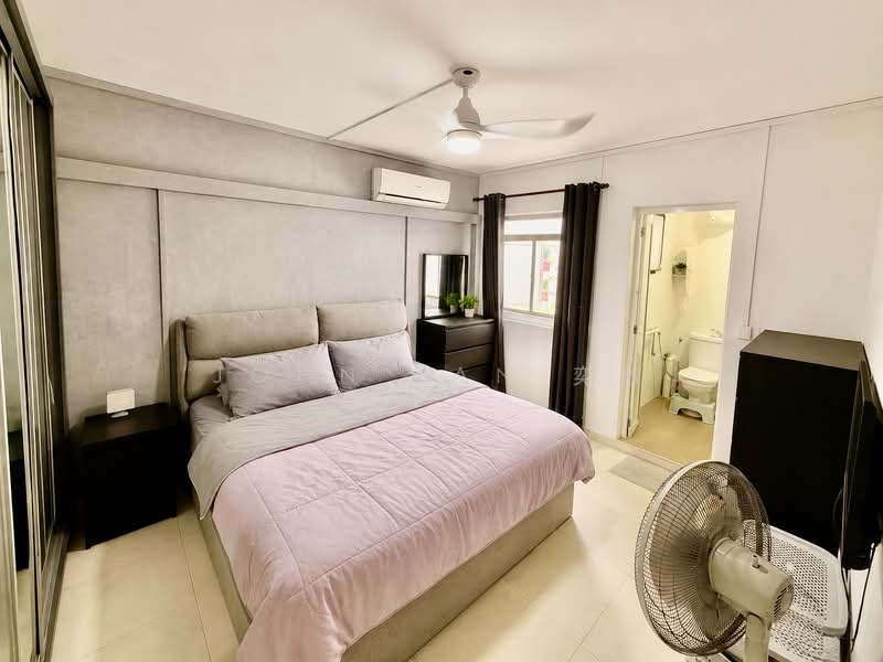 106 Gangsa Road, 106 Gangsa Road, 2 Bedrooms, 1,109 sqft, HDB Flat For Sale, by John Tan 奕欣, 500158925 - Master Bedroom - PropertyGuru.com.sg