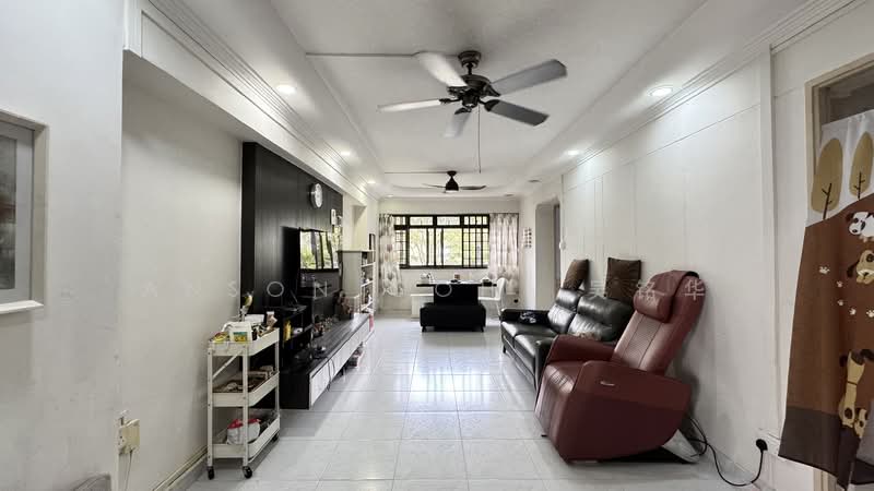 328 Sembawang Crescent, 328 Sembawang Crescent, 3 Bedrooms, 1,087 sqft, HDB Flat For Sale, by Anson Goh  吴铭华, 500158933 - Living Room - PropertyGuru.com.sg