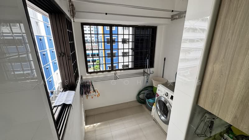 328 Sembawang Crescent, 328 Sembawang Crescent, 3 Bedrooms, 1,087 sqft, HDB Flat For Sale, by Anson Goh  吴铭华, 500158933 - Balcony - PropertyGuru.com.sg