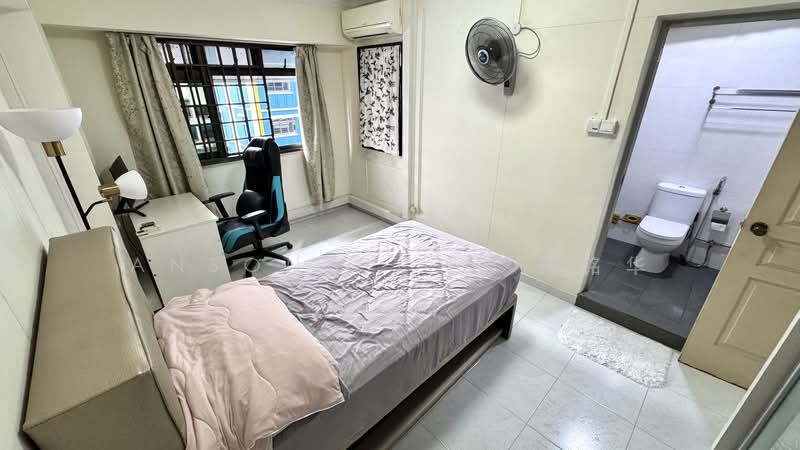 328 Sembawang Crescent, 328 Sembawang Crescent, 3 Bedrooms, 1,087 sqft, HDB Flat For Sale, by Anson Goh  吴铭华, 500158933 - Bedroom - PropertyGuru.com.sg