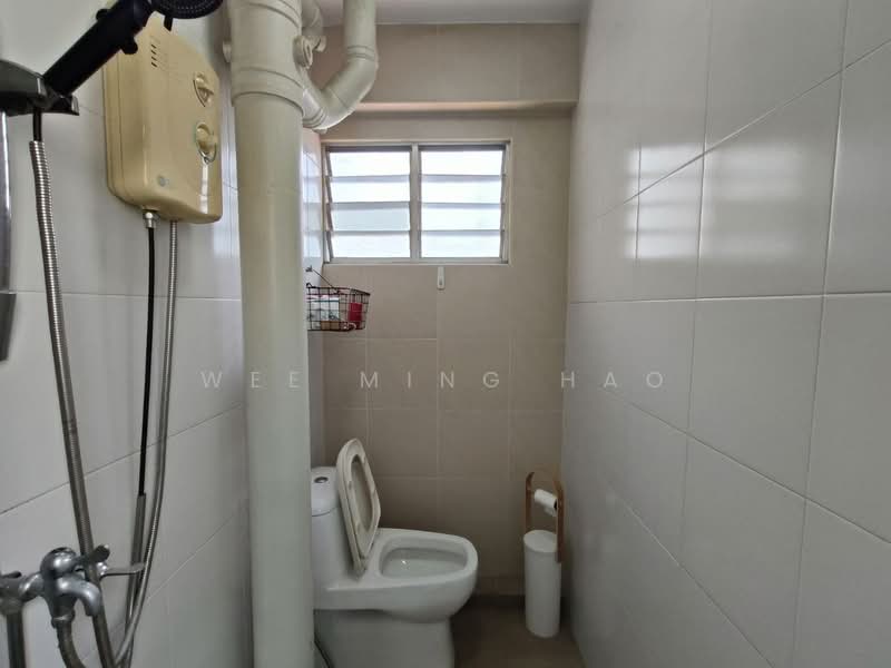 610 Yishun Street 61, 610 Yishun Street 61, 3 Bedrooms, 1,119 sqft, HDB Flat For Sale, by Wee Ming Hao, 500158937 - Bathroom - PropertyGuru.com.sg
