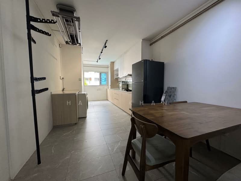 252 Bangkit Road, 252 Bangkit Road, 2 Bedrooms, 786 sqft, HDB Flat For Sale, by Hafiz Khan, 500158950 - Kitchen - PropertyGuru.com.sg