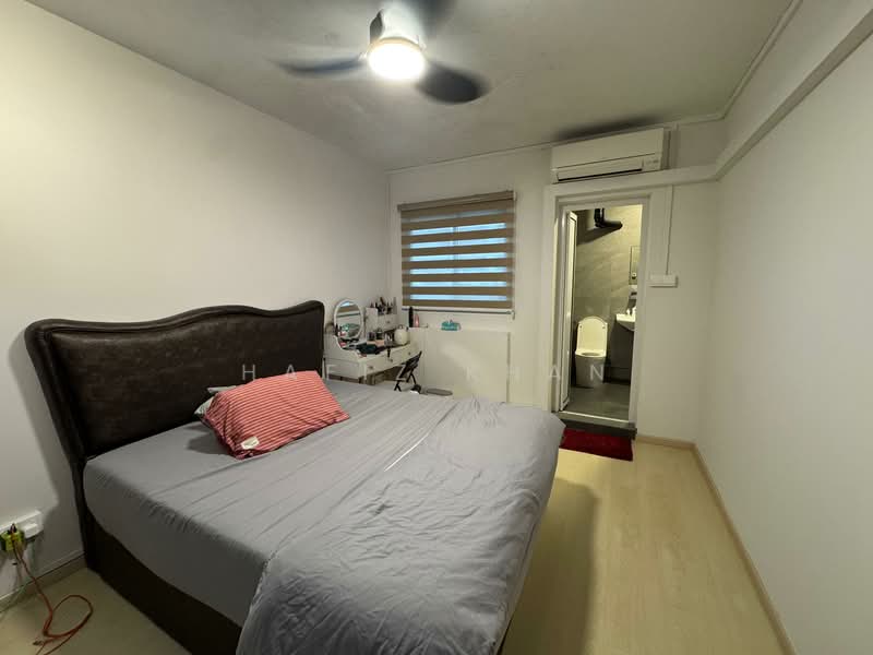 252 Bangkit Road, 252 Bangkit Road, 2 Bedrooms, 786 sqft, HDB Flat For Sale, by Hafiz Khan, 500158950 - Bedroom - PropertyGuru.com.sg