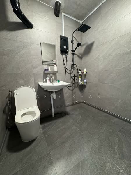 252 Bangkit Road, 252 Bangkit Road, 2 Bedrooms, 786 sqft, HDB Flat For Sale, by Hafiz Khan, 500158950 - Bathroom - PropertyGuru.com.sg