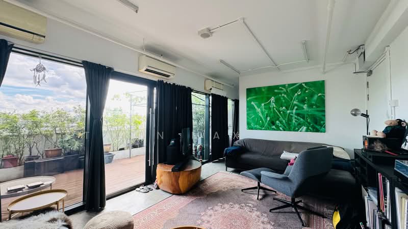 Novelty BizCentre, 18 Howard Road, 1,658 sqft, Light Industrial (B1) For Sale, by Steven Max Quek, 500158968 - Living Room - CommercialGuru.com.sg