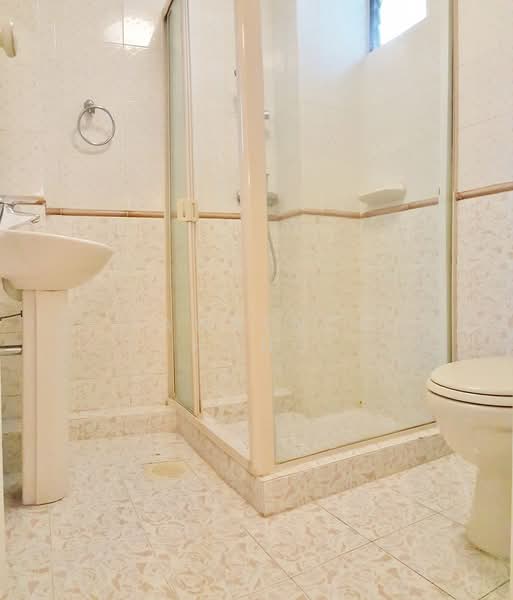 Chancery Grove, 25L Chancery Lane, 4 Bedrooms, 2,013 sqft, Cluster House For Rent, by Lawrence Hong, 500158969 - Bathroom - PropertyGuru.com.sg