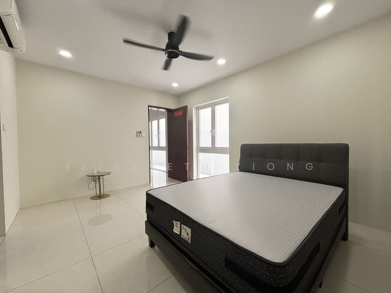 Serangoon Garden Estate, Huddington Avenue, 4 Bedrooms, 4,500 sqft, Corner Terrace For Rent, by Elisabeth Yiong, 500158971 - Bedroom - PropertyGuru.com.sg